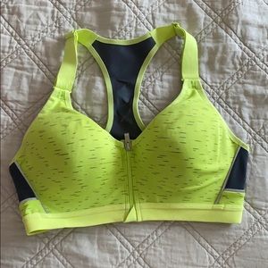 Sports bra (has padding)